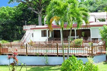 Gîte pour 4 personnes, avec terrasse et piscine à Deshaies