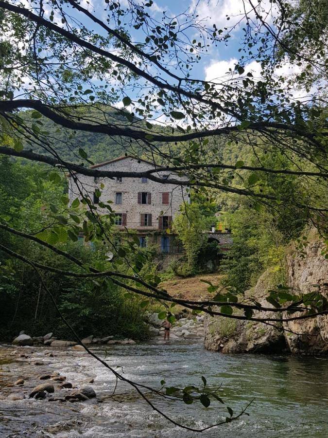 Location de vacances pour 4 personnes, avec vue ainsi que jardin et piscine, animaux acceptés à Le Tech
