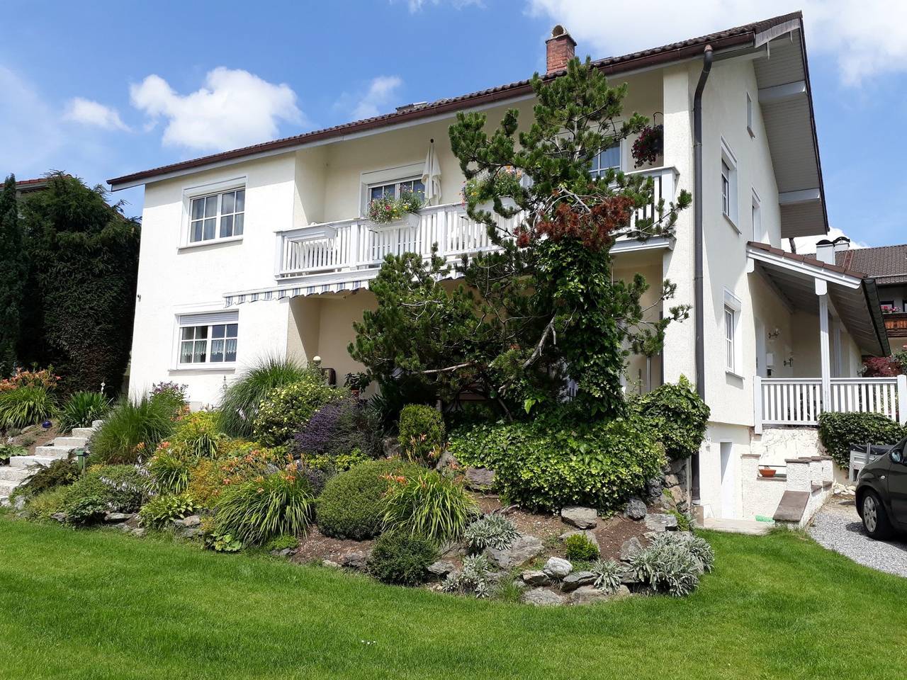 Ganze Ferienwohnung, Ferienwohnung Wenzl - Ferienwohnung bis 3 Personen, 1. sep. Schlafzimmer, Südbalkon mit Bergblick in Schnaitsee, Landkreis Traunstein