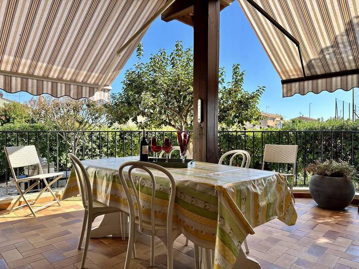Gîte pour 8 personnes, avec jardin à Villeneuve-lès-Béziers