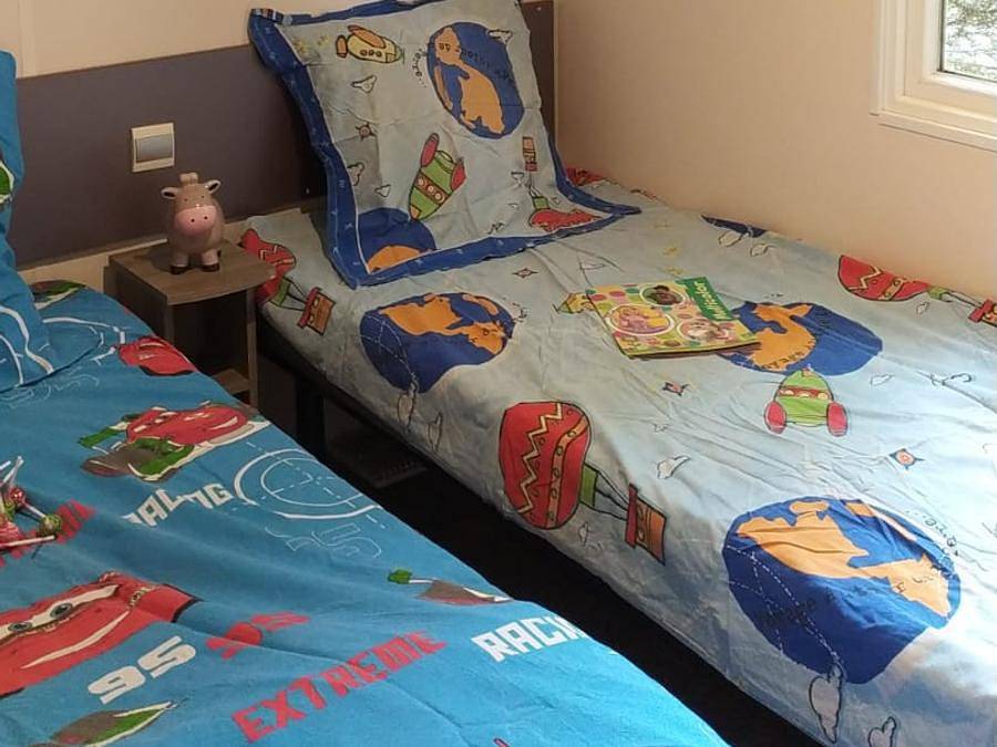 Flower Camping La Rivière - Mobilheim 4 personen - Loggia Confort 24m² (2 Zimmer) + Überdachte Terrasse + Klimaanlage in Saint-Maime, Regionaler Naturpark Luberon