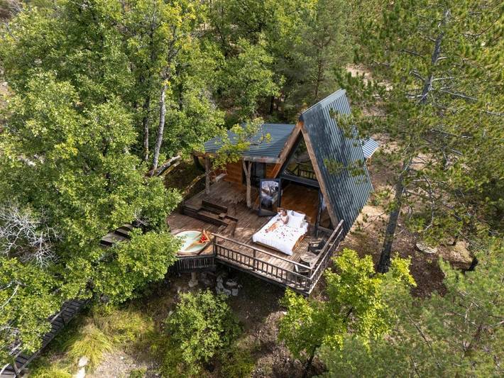 Gîte pour 2 personnes, avec Terrasse et Jacuzzi ainsi que Jardin et Vue