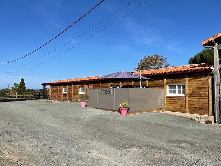 Location de vacances pour 6 personnes, avec jardin et piscine ainsi que vue et terrasse, animaux acceptés à Verruyes - 4