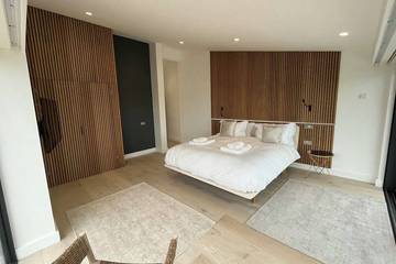 Glamping for 18 People in Newquay, Cornwall, Photo 4