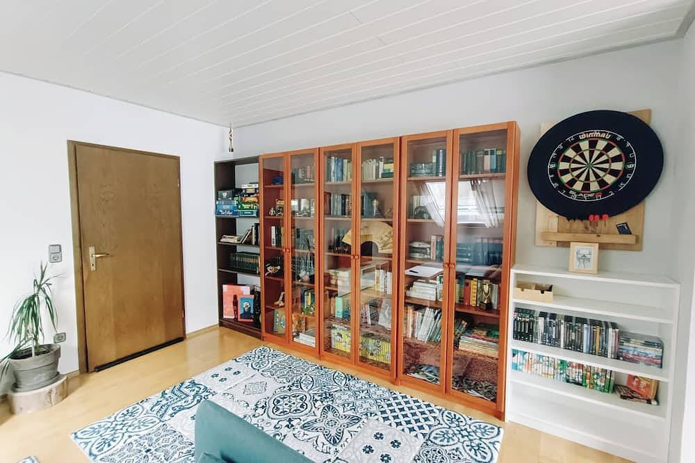 Ganze Wohnung, Ferienwohnung mit Balkonpanorama mit Lesematerial, Spielen und Fitnessraum in Gernsbach, Nordschwarzwald