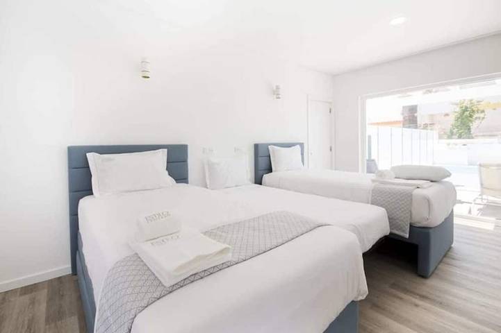 Ferienhaus für 10 Personen, mit Garten und Balkon in Porto Covo - 2