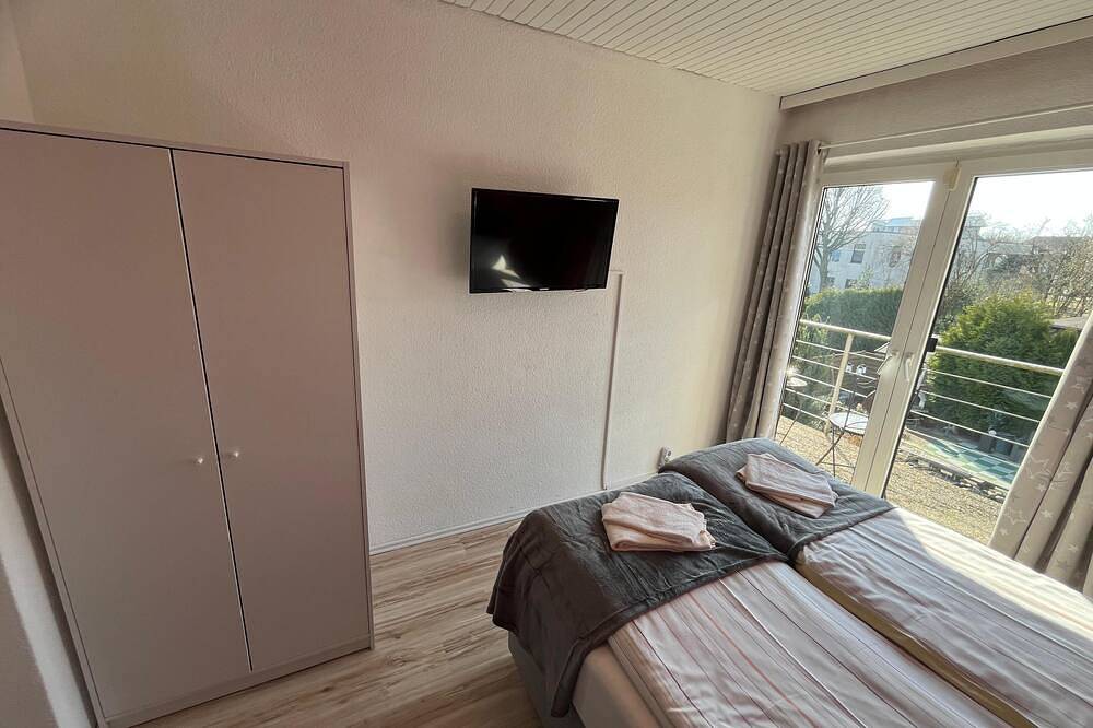Rendsburgerstraße 161 - 4 Schlafzimmer mit Parkplatz in Neumünster, Schleswig-Holstein Binnenland