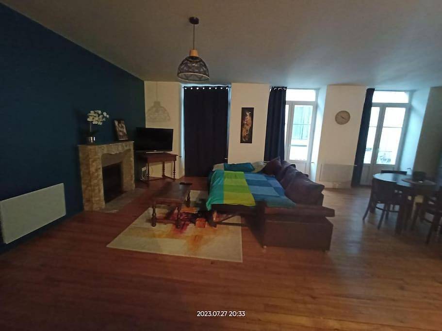 Appartement entier, Appartement en cœur de ville in Mauléon-Licharre, Région d'Oloron-Sainte-Marie