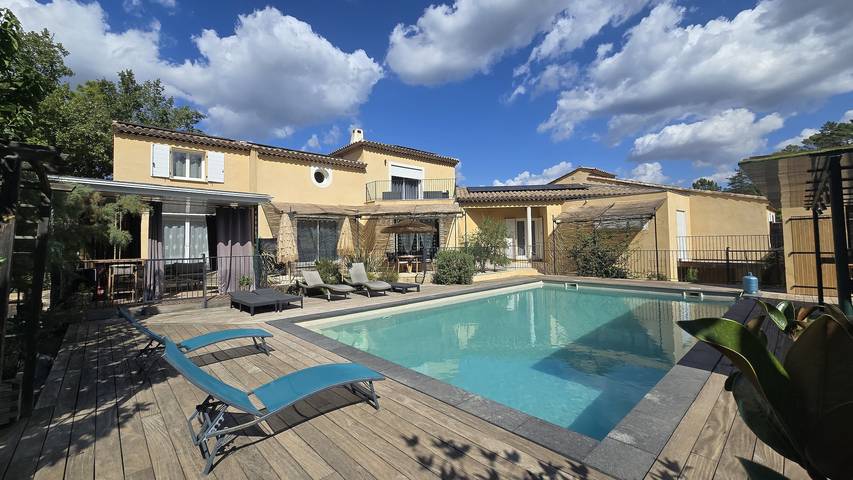 Location de vacances pour 11 personnes, avec Balcon et Jardin à Bras