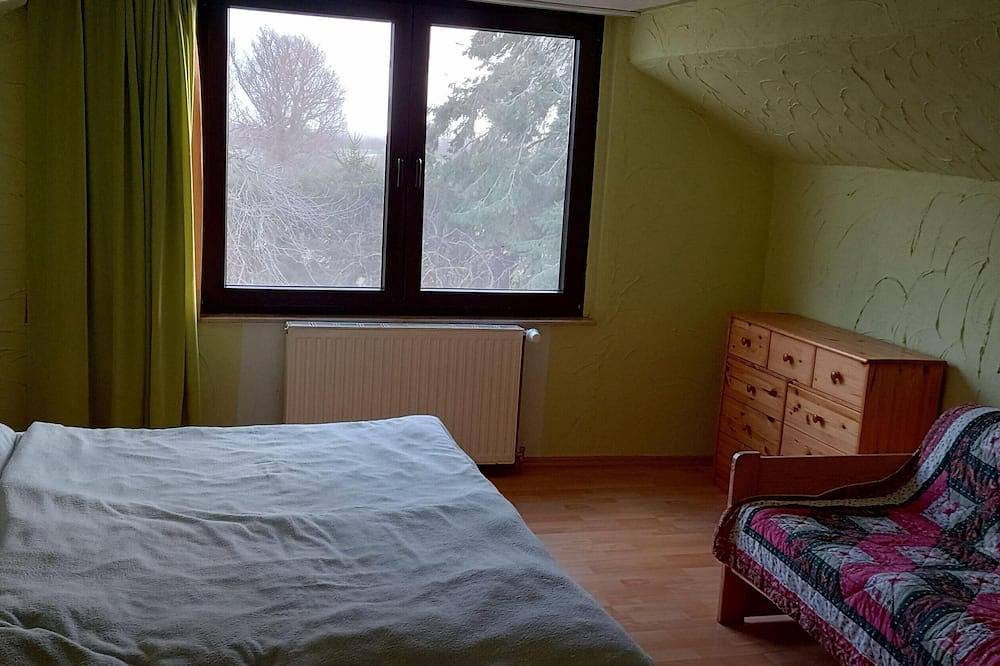 Ganze Wohnung, Ferienwohnung Haus Irmgard in Schloen-Dratow, Müritz