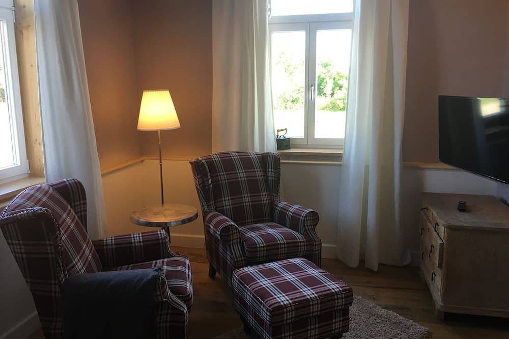 Ganze Wohnung, Wohnen im Mühlengebäude,umsäumt von grünen Wiesen. in Dassel, Weserbergland