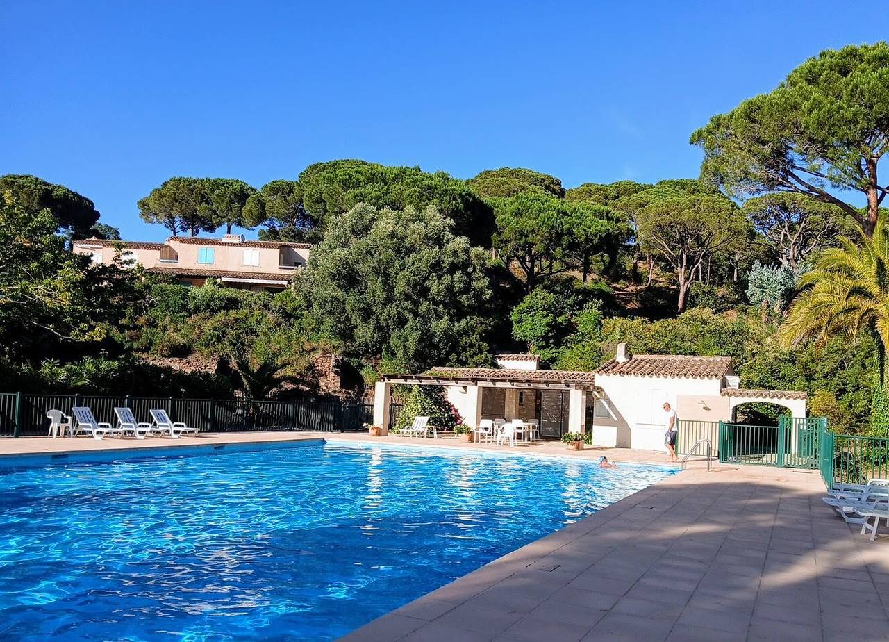 Apartamento entero, Apartamento 'Un Pequeño Paraíso en Gigaro' con vistas al mar, Wi-Fi y aire acondicionado in Gigaro, La Croix-Valmer