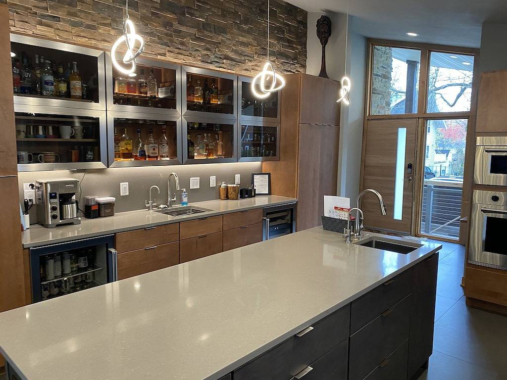 Luxurious Mid-Century Modern close to Camp Randall Stadium in Madison, Dane County