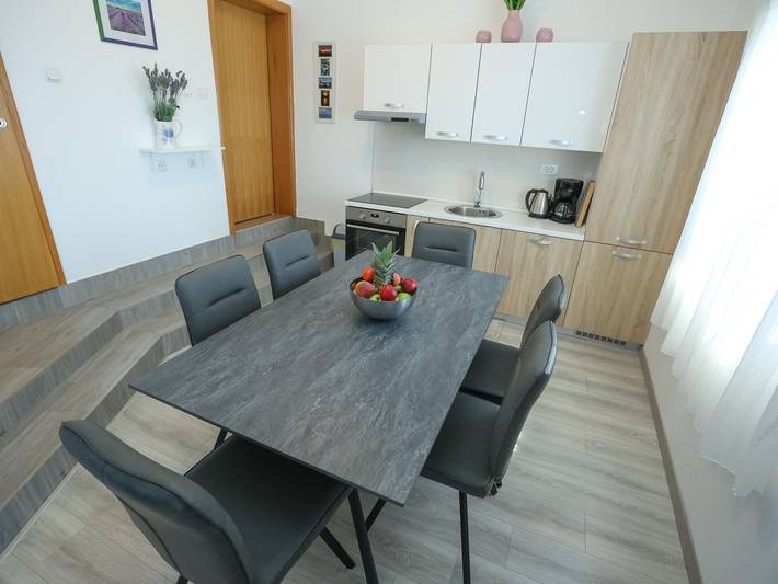 Ferienwohnung für 6 Personen, mit Garten und Terrasse sowie Pool in Starigrad Paklenica - 3