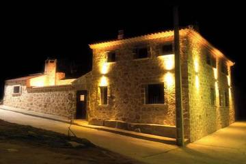 Casa rural para 8 personas, con terraza y jacuzzi, Se admiten mascotas en Puente del Congosto