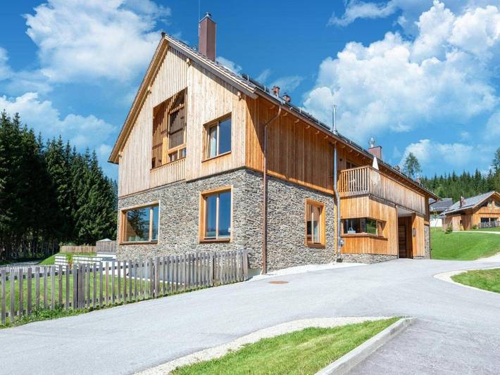 Chalet für 6 Personen, mit Pool und Garten sowie Sauna und Terrasse in Tamsweg