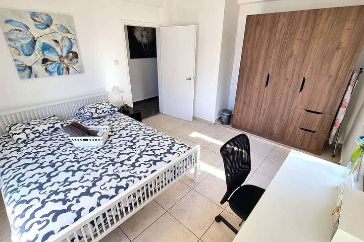 Apartamento entero, Center 2br | 250m walk from beach | parking :) in Lárnaca, Distrito de Larnaca