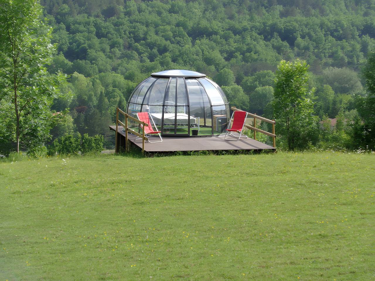 Cabane « Nuit Insolite en Dôme Vitré » : Vue Montagne, Terrasse Privée, Jardin Partagé in Bélesta (Midi-Pyrénées), Ariège