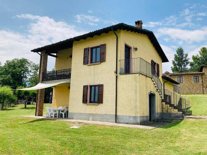 Gîte pour 4 personnes, avec Balcon et Terrasse ainsi que Jardin et Piscine à Castiglione di Garfagnana - 3