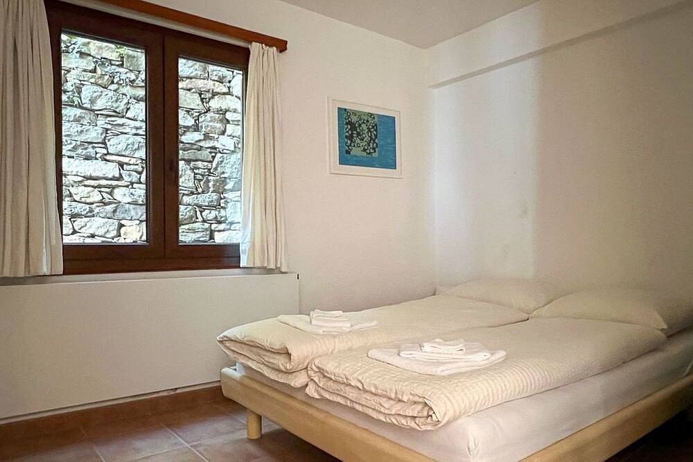 Casa Rustica unten in Porta (Brissago), Brissago