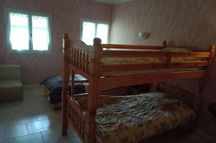 Gîte pour 5 personnes, avec piscine et jardin, animaux acceptés à Lamothe-Fénelon - 3