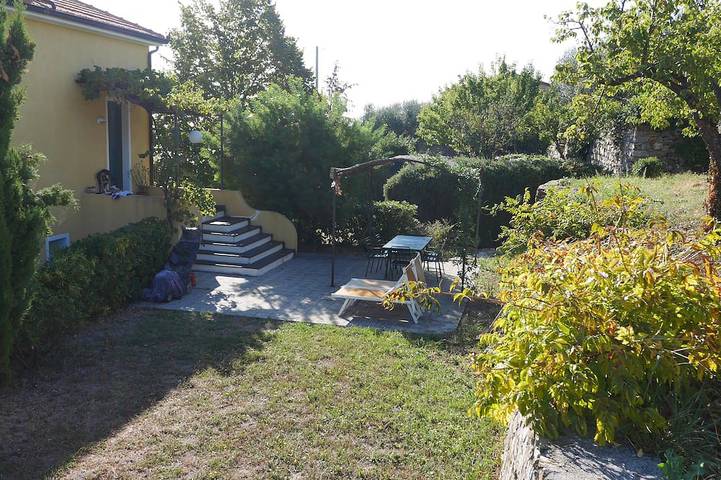 Ferienwohnung für 6 Personen, mit Garten und Balkon sowie Pool