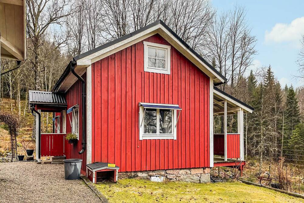 Awesome home in Fristad with Wifi in Borås, Västergötland