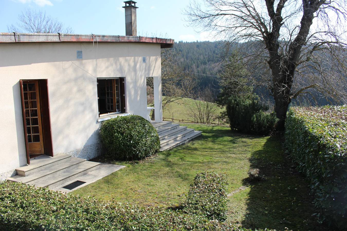 Gemütliches Haus in Langogne mit Bergblick in Langogne, Mende und Umgebung