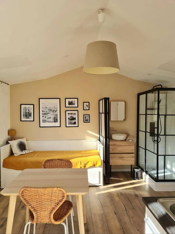 Appartement de vacances pour 2 personnes, avec Terrasse et Jardin ainsi que Piscine et Vue