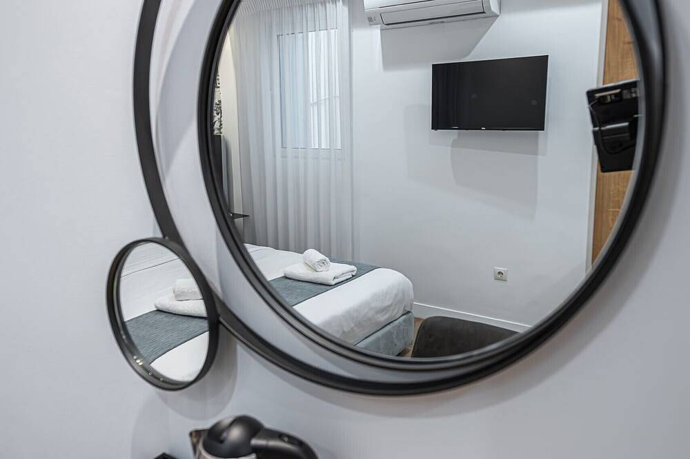Kriel Suites by Liv Homes 03 in Sección central de Atenas, Atenas