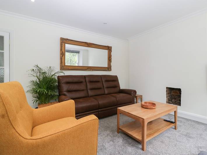 Flat 2 Battledown Grange in Cheltenham, Gloucestershire