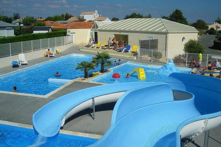 Camping pour 4 personnes à Brem-sur-Mer