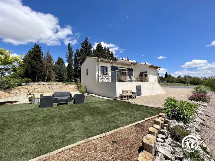 Gîte pour 2 personnes, avec Terrasse ainsi que Jardin et Piscine