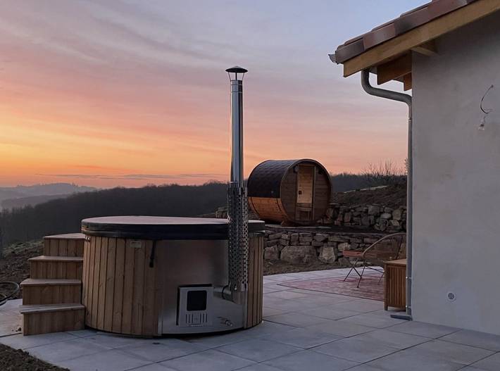 Gîte pour 2 personnes, avec sauna ainsi que jacuzzi et terrasse