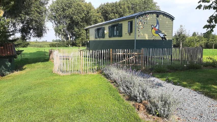 Camping pour 2 personnes, avec Balcon et Terrasse ainsi que Jardin et Sauna à Rebecq