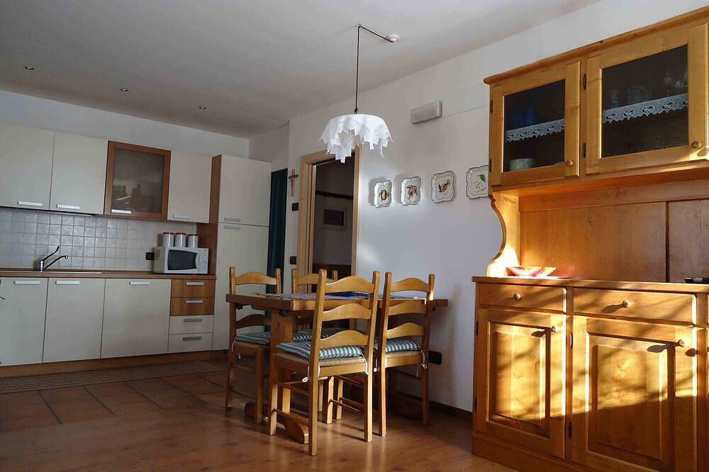 Maso dei Fiori in the mountains with views of the Brenta Dolomites and Valle di Sole in Malè, Ortleralpen