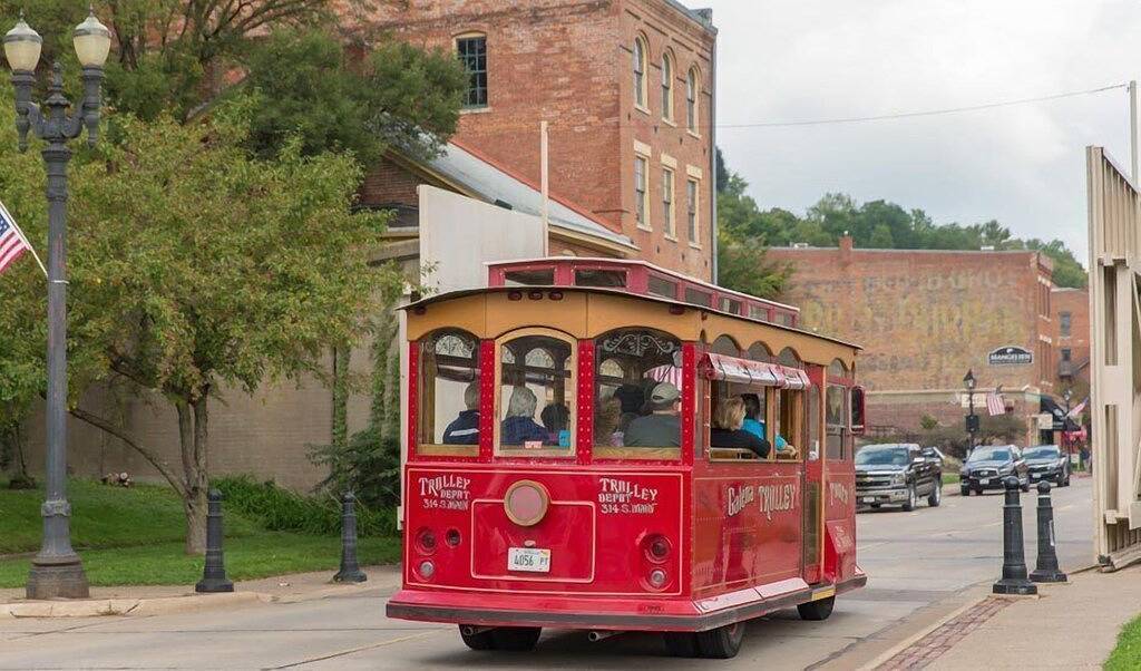 Walk 2 Downtown ~ hundefreundlich ~ Kamin ~ Ev Charger vor Ort! in Galena, Jo Daviess County