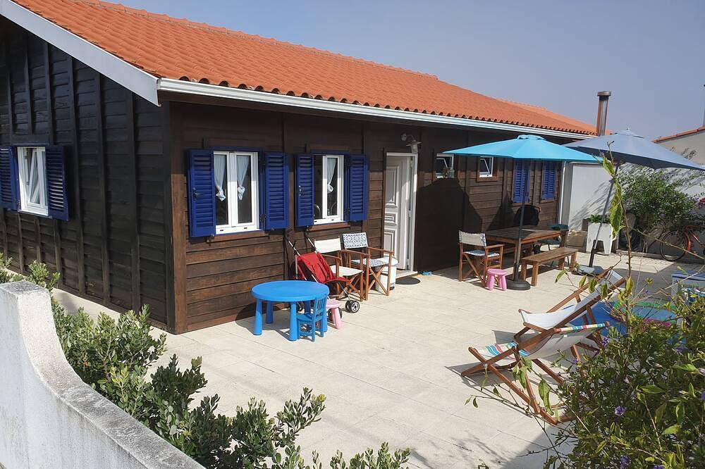 Charmante Maison en Bois, au Bout de la Rue, la Plage in Lavos, Coimbra District