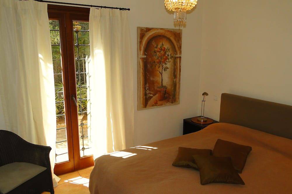 Exklusives Haus mit Pool und traumhaftem Garten wenige Meter vom Strand entfernt in Cala Murada, Manacor