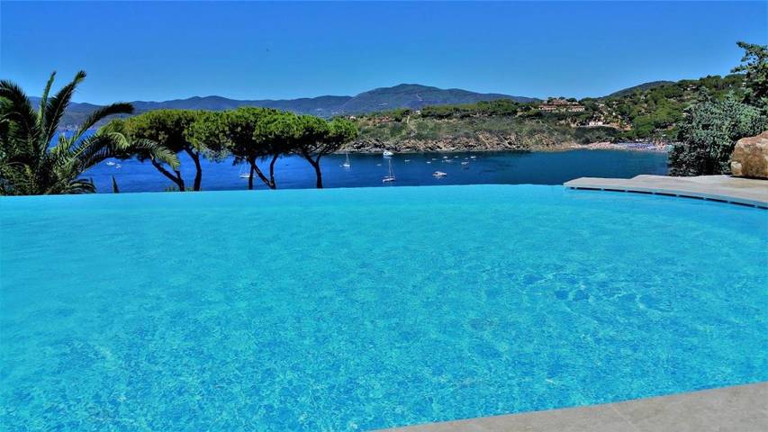 Apartahotel para 3 personas, con Terraza y Jardín además de Piscina y Vistas en Toscana