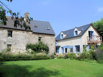 Cottage pour 3 personnes, avec jardin à Baguer-Pican