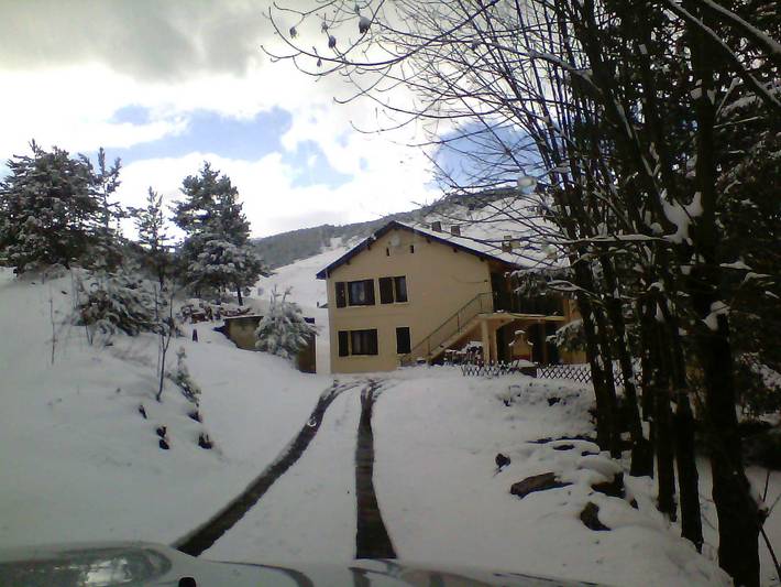 Gîte pour 6 personnes, avec vue sur le lac et terrasse à Fontrabiouse - 4