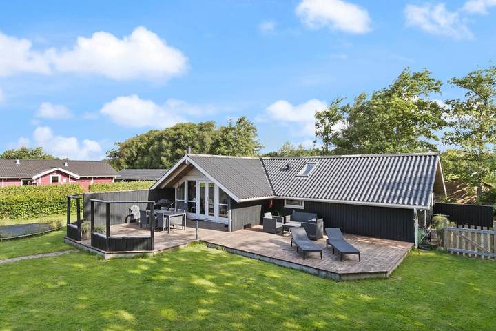 Ferienhaus für 5 Personen, mit Balkon/Terrasse und Whirlpool