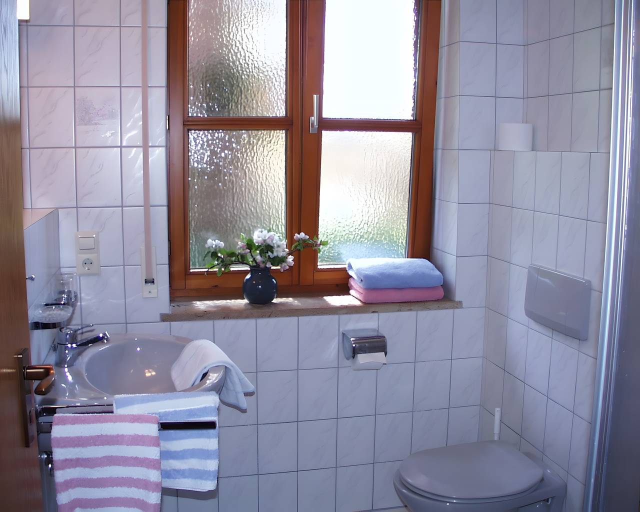 Ganze Wohnung, Ferienwohnung '2' mit Gemeinschaftsgarten, Balkon und Wi-Fi in Wasserburg (Bodensee), Bayerisch Schwaben