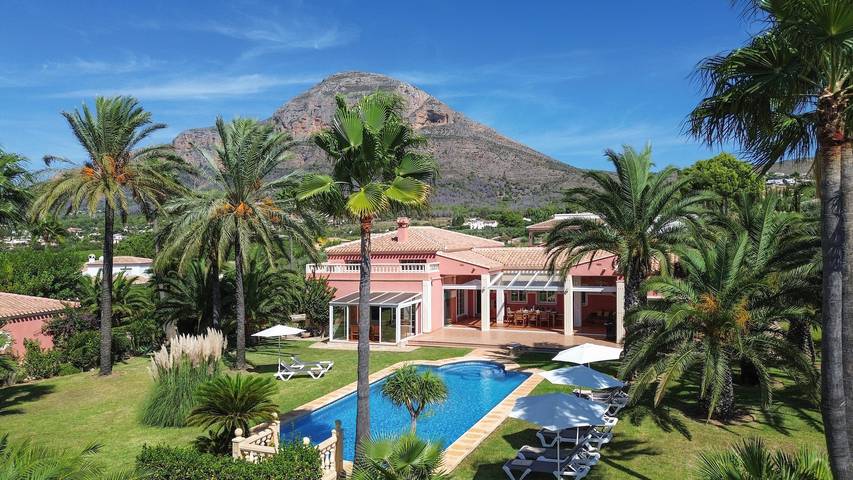 Finca voor 8 personen, with tuin and terras as well as zwembad, met huisdier in Jávea