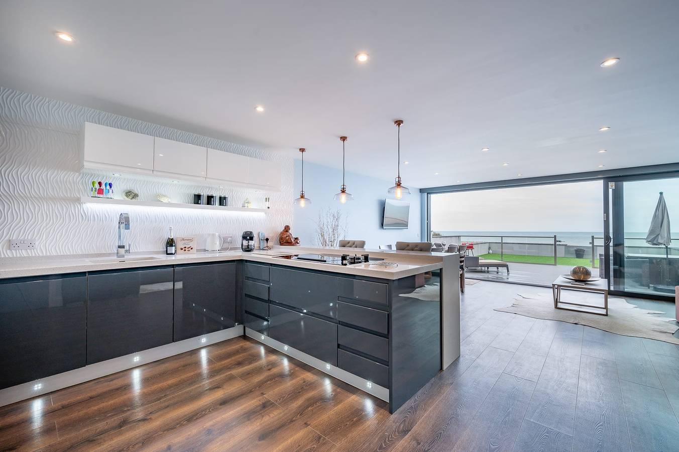 Beach View Breeze Family Holiday Home on the Shore in Pevensey, East Sussex