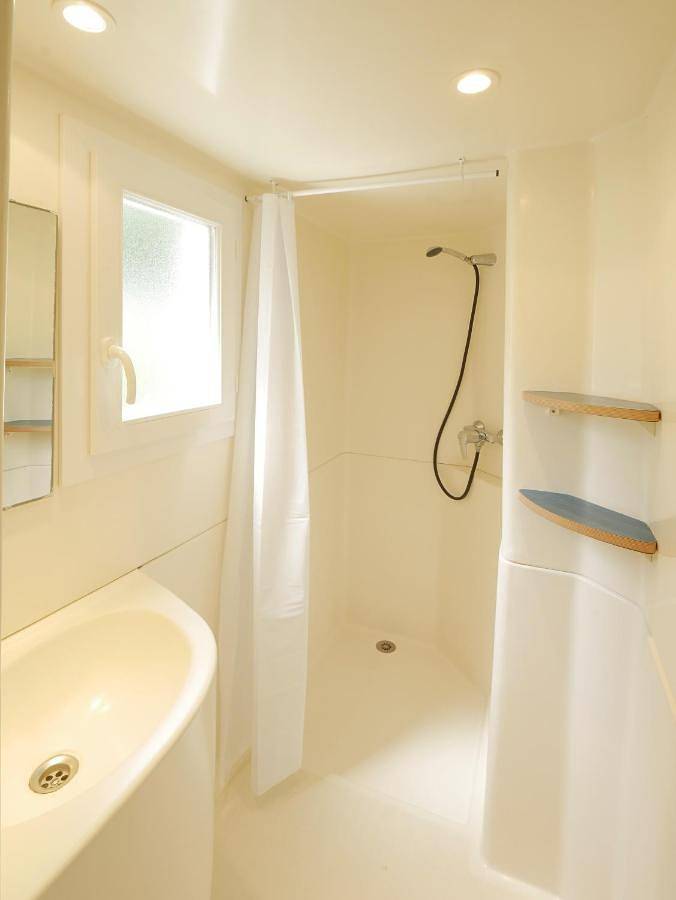 Parc de vacances pour 8 personnes, avec jardin ainsi que terrasse et piscine dans le Morbihan - 3