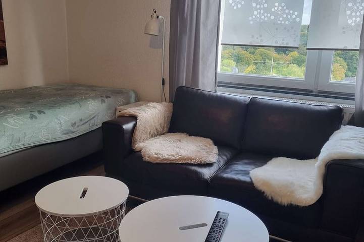 Appartement entier, Luxuriöse großzügige Wohnung mit zwei Schlafzimmer in Solingen, Bergisches Land