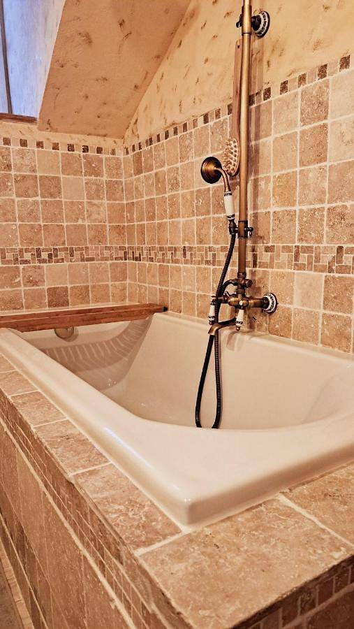 Cosy Chambre-Suite climatisée in Sancoins, Saint-Amand-Montrond