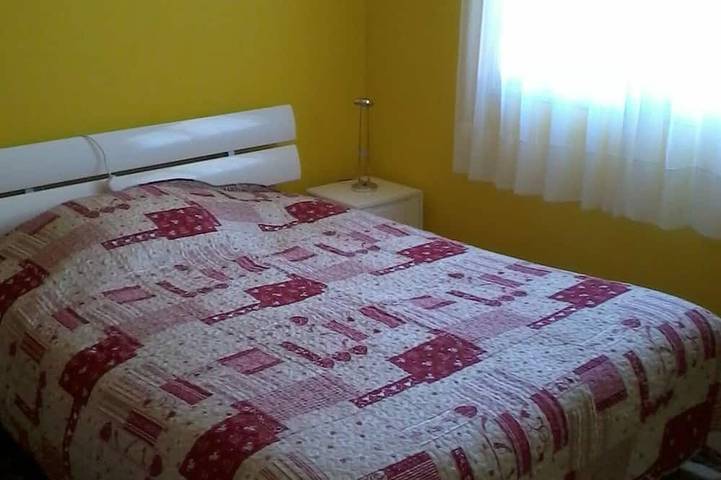 Appartement entier, Appartement 75 m2 environ avec grande terrasse et jardin fleuri, proximité plage in Antibes, Côte méditerranéenne (France)
